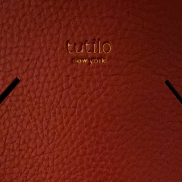 NWOT TUTILO New York perforated tote with pouch - Picture 4 of 12